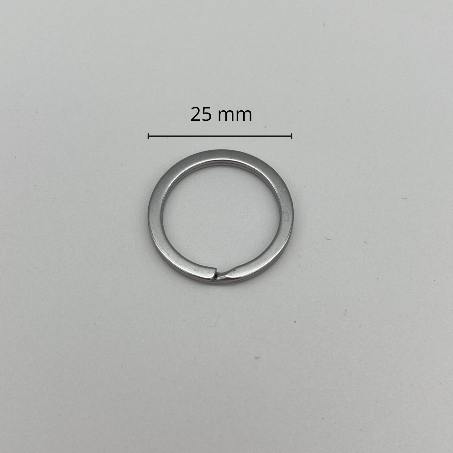Anneau de porte-clefs 25 mm couleur chrome